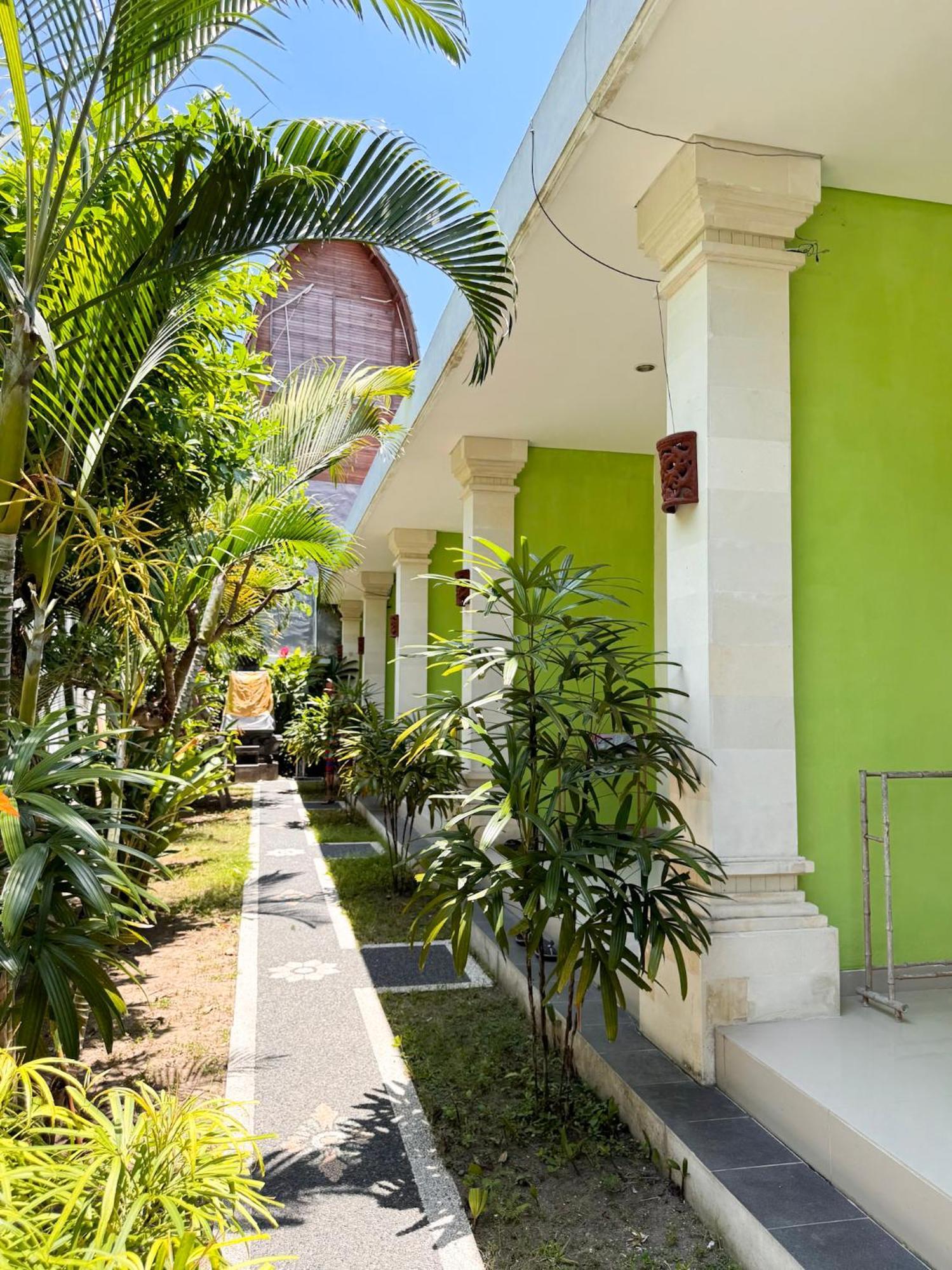 Urban Jungle Beach House Canggu Exteriör bild